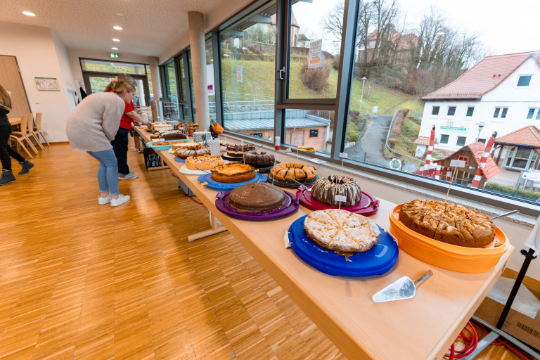 Kaffee- und Kuchenverkauf für die Sailaufer und Eichenberg Kindergärten